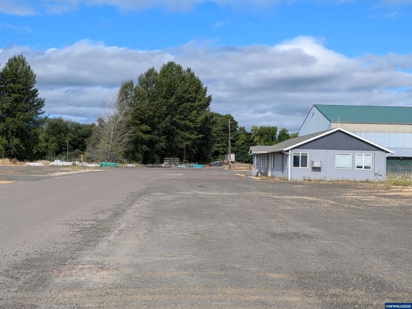 Listing Image #3 - Industrial for sale at 310 S 9th  St, Philomath OR 97370