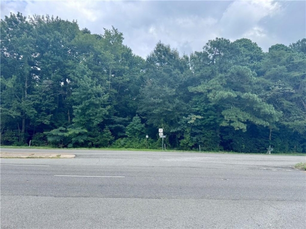 Listing Image #2 - Land for sale at 17 N George Washington Memorial Hig, Gloucester County Va VA 23072