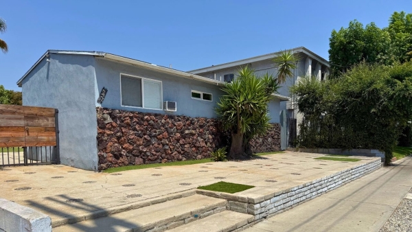 Listing Image #2 - Multi-family for sale at 12315 Burbank Boulevard, Valley Village CA 91607