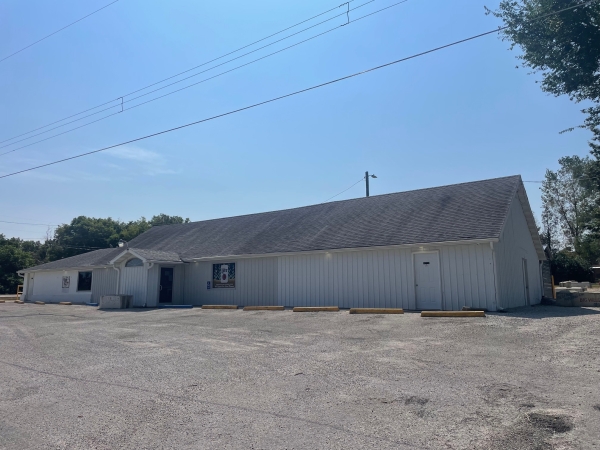Listing Image #1 - Retail for sale at 2404 W. Saint Louis Ave, Vandalia IL 62471