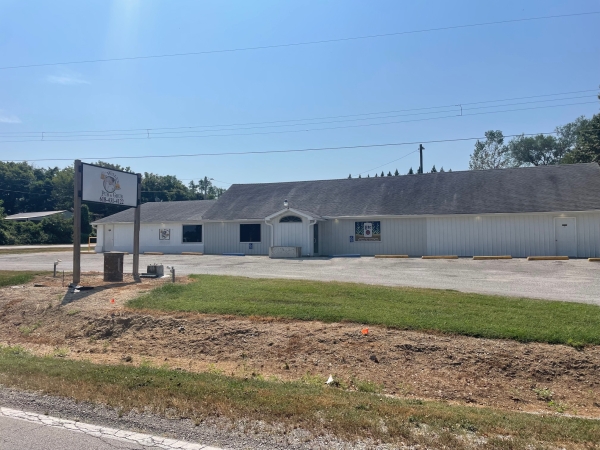 Listing Image #2 - Retail for sale at 2404 W. Saint Louis Ave, Vandalia IL 62471