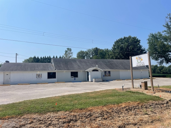 Listing Image #3 - Retail for sale at 2404 W. Saint Louis Ave, Vandalia IL 62471