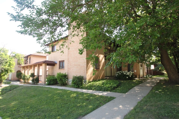 Listing Image #2 - Multi-family for sale at 1602 E State Street, Rockford IL 61104