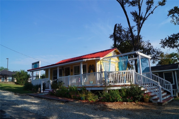 Listing Image #3 - Retail for sale at 402 E College, Canton TX 75103