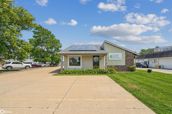 Listing Image #2 - Others for sale at 580 S Roosevelt Avenue, Burlington IA 52601