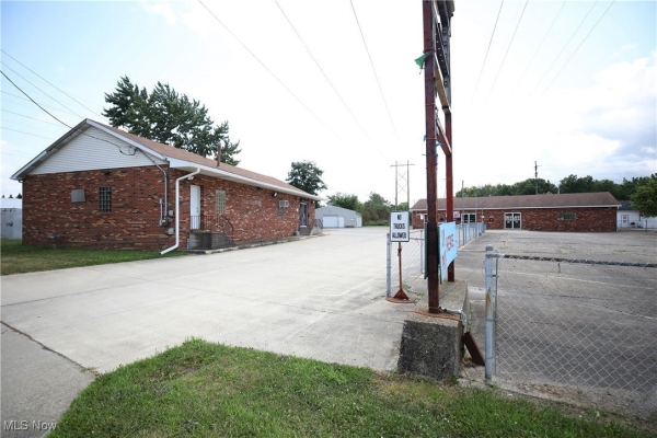 Listing Image #1 - Others for sale at 41957 N Ridge Road, Elyria OH 44035 Listing Image #1 - Others for sale at 41957 N Ridge Road, Elyria OH 44035