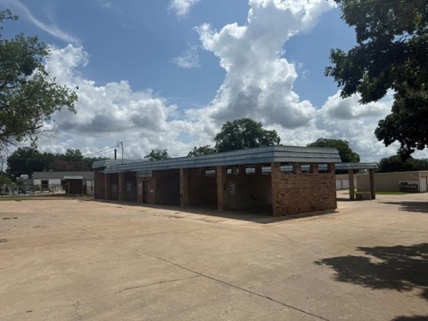 Listing Image #1 - Others for sale at 405 S Washington Street, Fredericksburg TX 78624