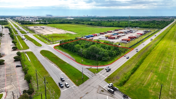 Listing Image #3 - Land for sale at 0 Red Bluff Road, Pasadena TX 77507