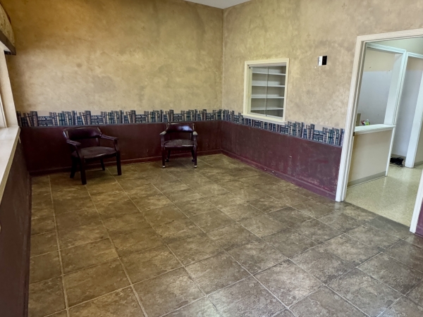 Listing Image #2 - Office for sale at 206 Main St, Gleason TN 38229