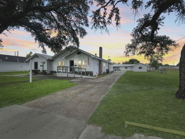 Listing Image #1 - Office for sale at 910 8th Ave, Lake Charles LA 70601