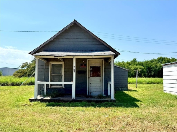 Listing Image #1 - Land for sale at 711 W Michigan Avenue, Chickasha OK 73018