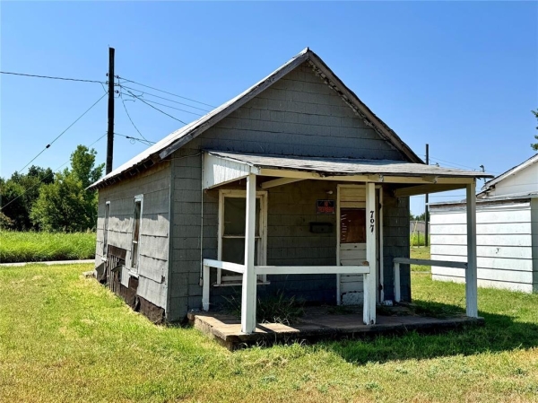 Listing Image #2 - Land for sale at 711 W Michigan Avenue, Chickasha OK 73018