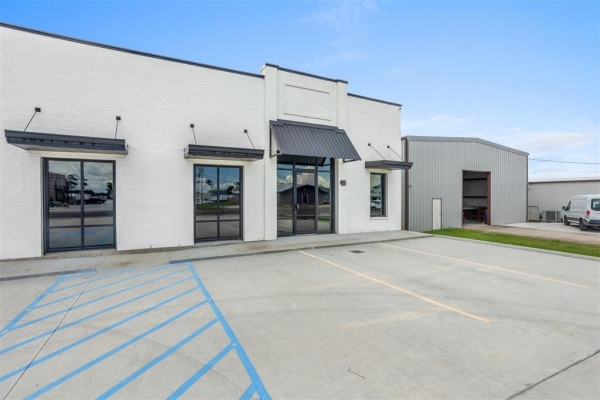 Listing Image #2 - Others for sale at 1490 E Napoleon Street E B, Sulphur LA 70663