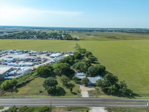Listing Image #1 - Others for sale at 1651 Fm 66, Waxahachie TX 75167