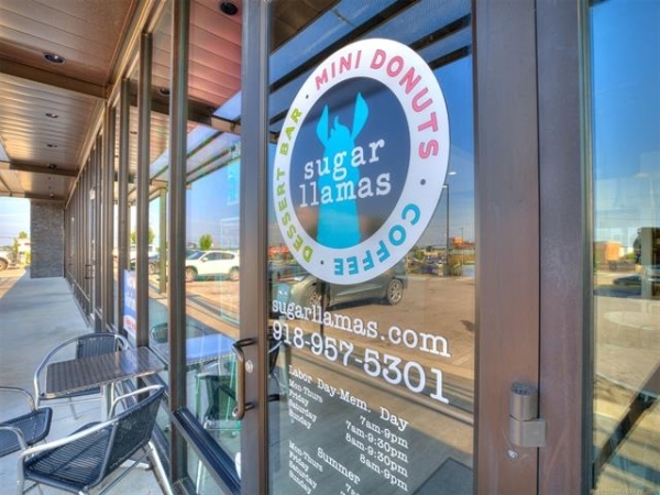 Listing Image #1 - Retail for sale at 901 E Kenosha Street, Broken Arrow OK 74012