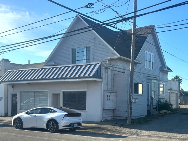 Listing Image #2 - Multi-family for sale at 511 Henderson Street 515 Henderson Street, Eureka CA 95501