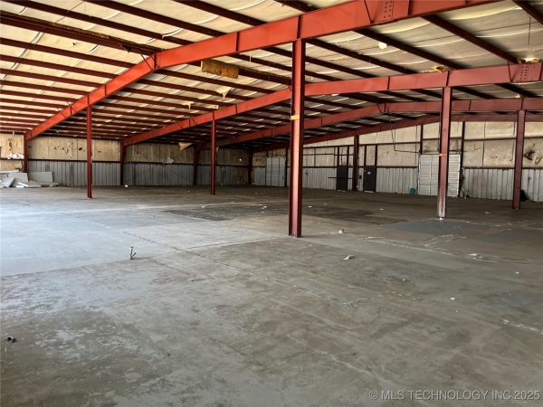 Listing Image #2 - Others for sale at 422 S Main Street, McAlester OK 74501