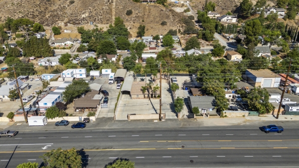 Listing Image #2 - Office for sale at 16835 Sierra Highway, Canyon Country CA 91351