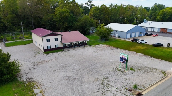 Listing Image #3 - Others for sale at 586 S Section St, Sullivan IN 47882