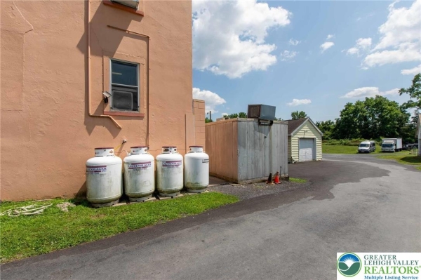 Listing Image #3 - Others for sale at 3000 Mauch Chunk Road, Allentown City PA 18104