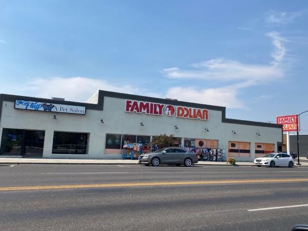 Listing Image #1 - Retail for sale at 1408 Overland Ave, Burley ID 83318