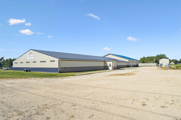 Listing Image #1 - Retail for sale at 829 1st Ave Se, Oelwein IA 50662 Listing Image #1 - Retail for sale at 829 1st Ave Se, Oelwein IA 50662