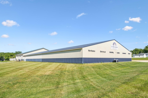 Listing Image #2 - Retail for sale at 829 1st Ave Se, Oelwein IA 50662 Listing Image #2 - Retail for sale at 829 1st Ave Se, Oelwein IA 50662