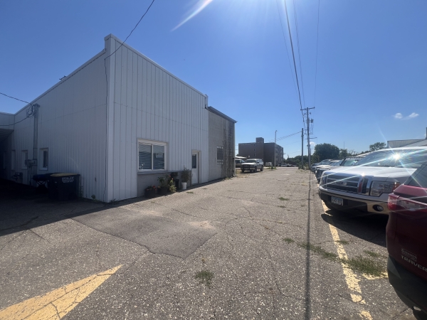 Listing Image #2 - Retail for sale at 133 S Main St, Lake Crystal MN 56055