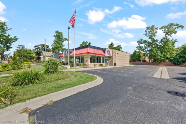 Listing Image #2 - Others for sale at 32704 Grand River Avenue, Farmington MI 48336