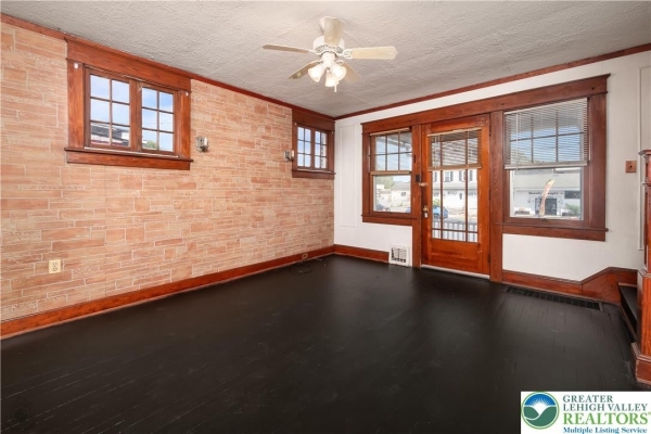 Listing Image #3 - Others for sale at 1049 25th Street, Palmer Twp PA 18045