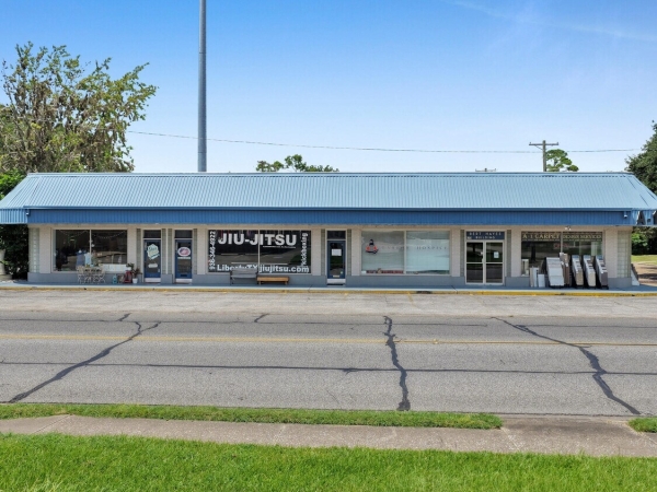 Listing Image #2 - Industrial for sale at 623 & 617 N Main St, Liberty TX 77575
