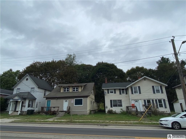 Listing Image #2 - Multi-family for sale at 1061 E 2nd St, Jamestown NY 14701