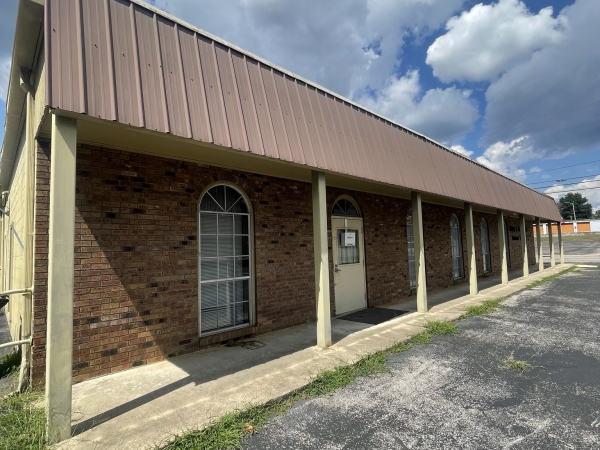 Listing Image #3 - Office for sale at 317 W Gaines St W, Lawrenceburg TN 38464