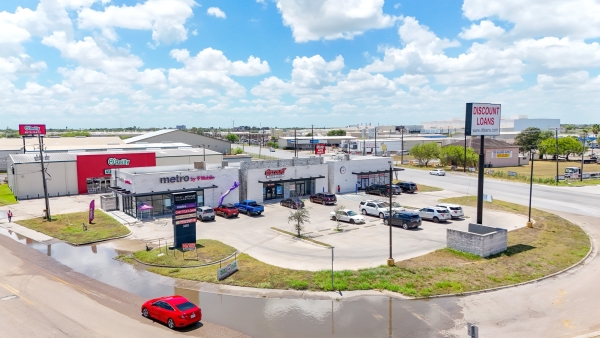 Listing Image #2 - Retail for sale at 3855 International Boulevard, Brownsville TX 78521