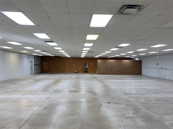 Listing Image #1 - Industrial for sale at 106 N Lombard Lane, Skiatook OK 74070 Listing Image #1 - Industrial for sale at 106 N Lombard Lane, Skiatook OK 74070