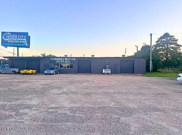 Listing Image #1 - Others for sale at 3730 Main Street, Moss Point MS 39563