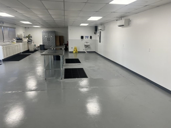 Listing Image #2 - Industrial for sale at 4380 S. 4th St., Beaumont TX 77705