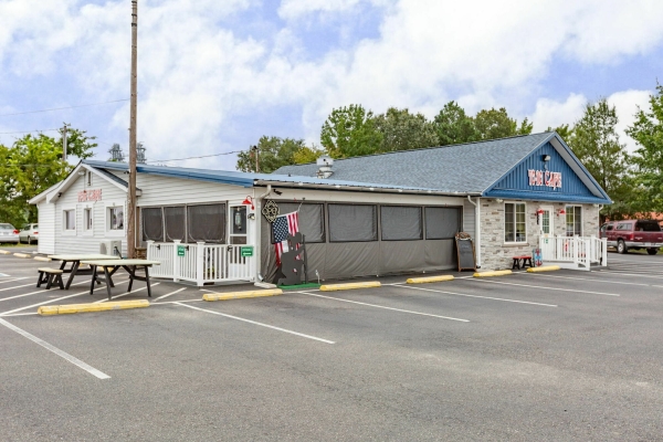 Listing Image #2 - Retail for sale at 1006 & 1008 S. Church Lane, Tappahannock VA 22560