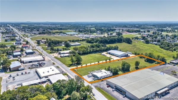 Listing Image #1 - Retail for sale at 1520 E Main Street, Siloam Springs AR 72761
