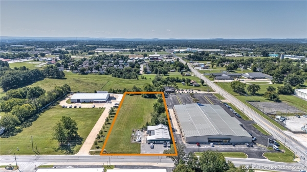 Listing Image #3 - Retail for sale at 1520 E Main Street, Siloam Springs AR 72761
