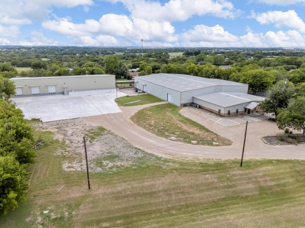 Listing Image #1 - Industrial for sale at 1009 S Robinson Dr, Robinson TX 76706