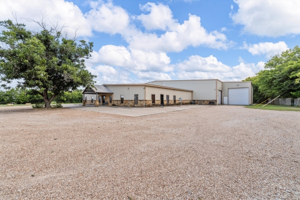 Listing Image #3 - Industrial for sale at 1009 S Robinson Dr, Robinson TX 76706
