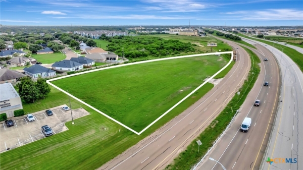 Listing Image #3 - Others for sale at 6201 NE Zac Lentz Parkway, Victoria TX 77904