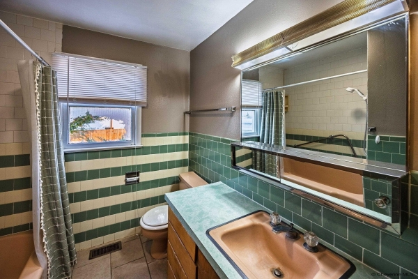 Listing Image #2 - Multi-family for sale at 404 10th St, Wheatland WY 82201