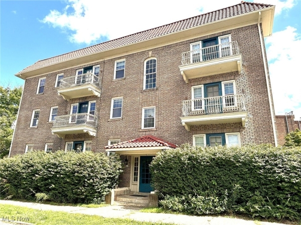 Listing Image #1 - Multi-family for sale at 1615 Ridgefield Road, Cleveland Heights OH 44118