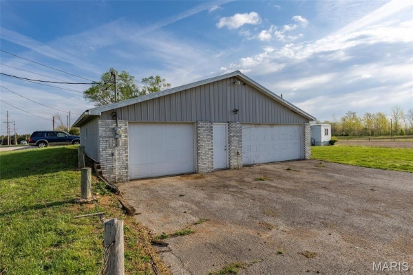 Listing Image #1 - Others for sale at 640 Berry Road, Bonne Terre MO 63628
