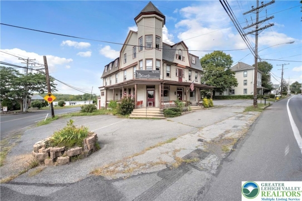 Listing Image #1 - Others for sale at 5881 Sullivan Trail, Plainfield Twp PA 18064