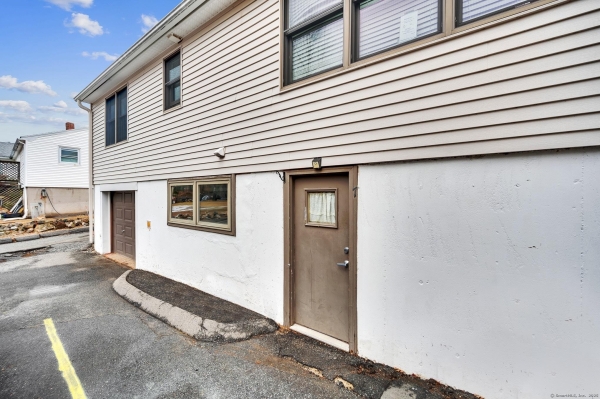 Listing Image #3 - Multi-family for sale at 269 W Washington Street, Bristol CT 06010