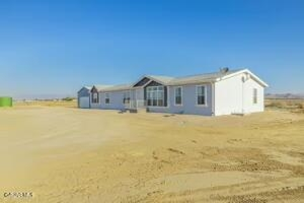 Listing Image #2 - Others for sale at 4779 Brabham Avenue, Rosamond CA 93560