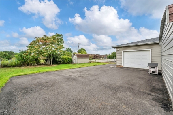 Listing Image #3 - Others for sale at 5374 Oberlin Avenue, Lorain OH 44053